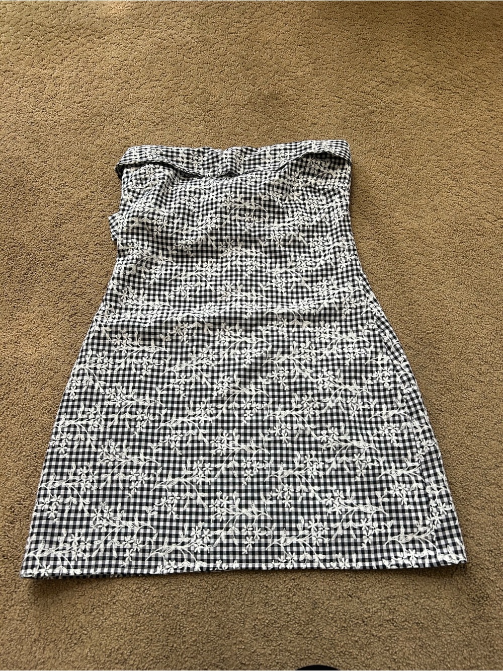 Altar'd State Black and White Strapless Gingham Floral Dress